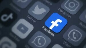 Meta Facebook baisse recrutement 30%